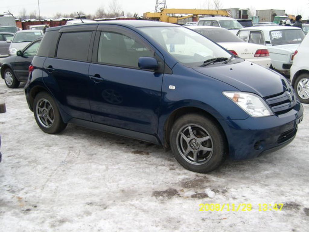 2003 Toyota ist