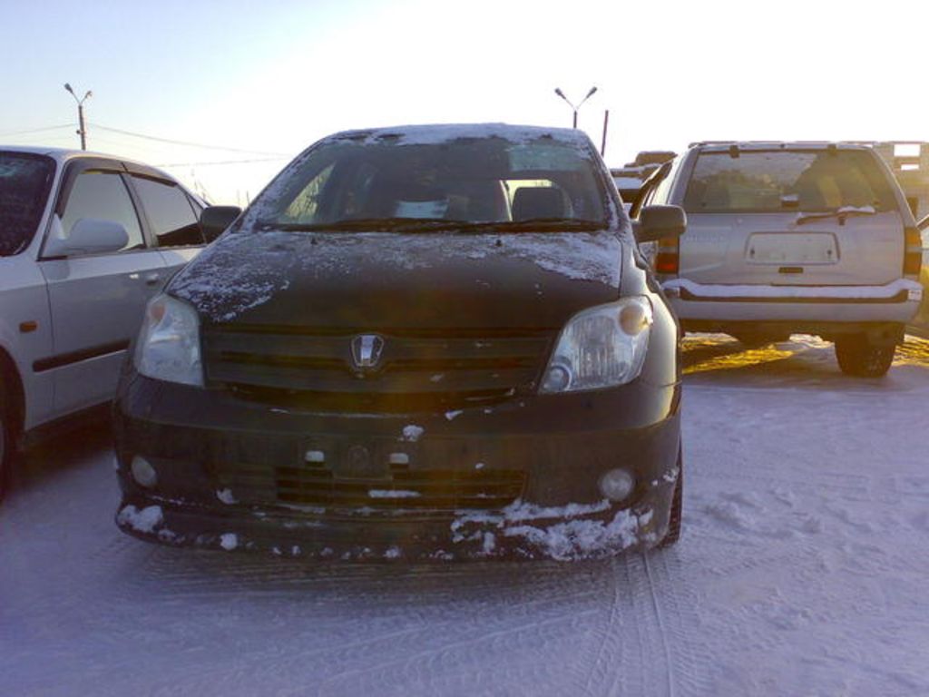 2003 Toyota ist