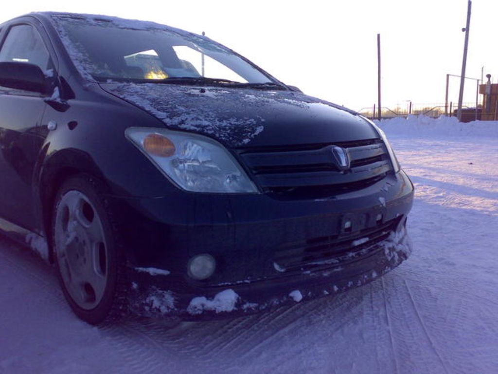 2003 Toyota ist