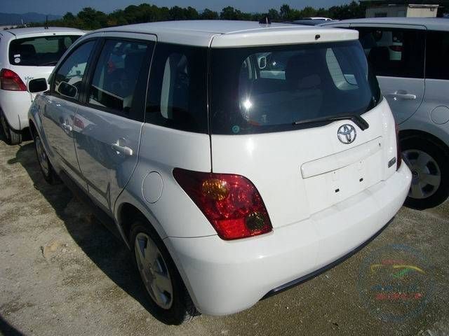 2003 Toyota ist