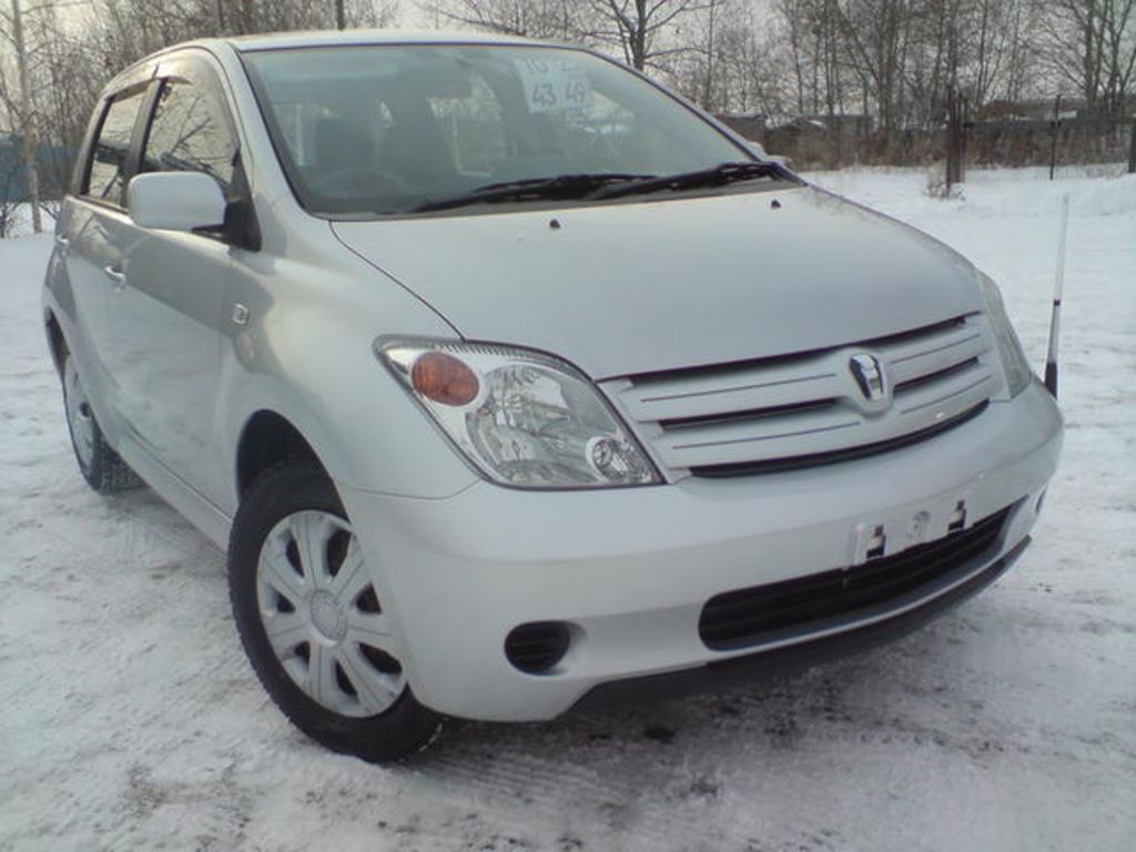 2003 Toyota ist