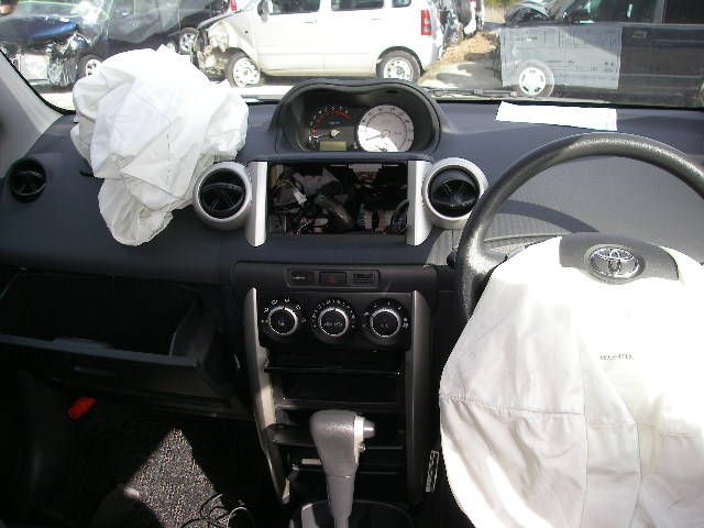 2003 Toyota ist