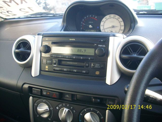 2003 Toyota ist