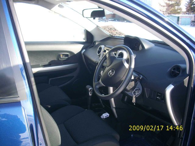 2003 Toyota ist