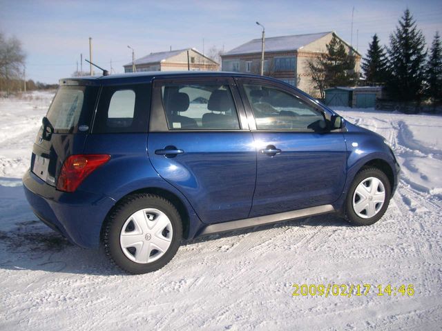 2003 Toyota ist