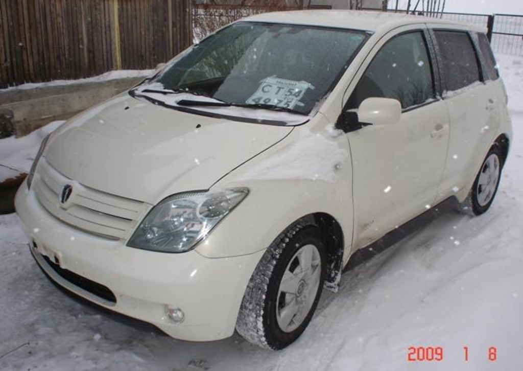 2003 Toyota ist