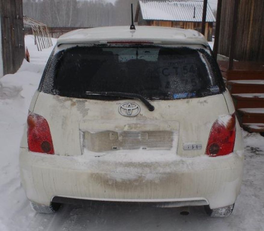 2003 Toyota ist