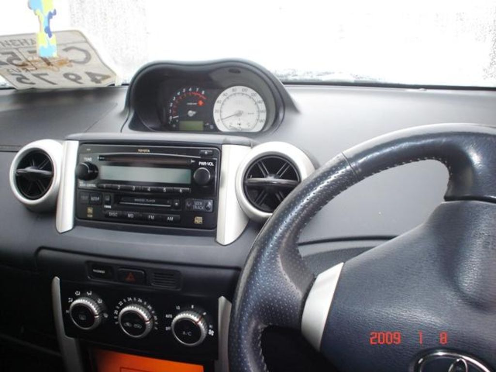 2003 Toyota ist