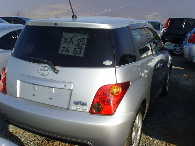 2003 Toyota ist