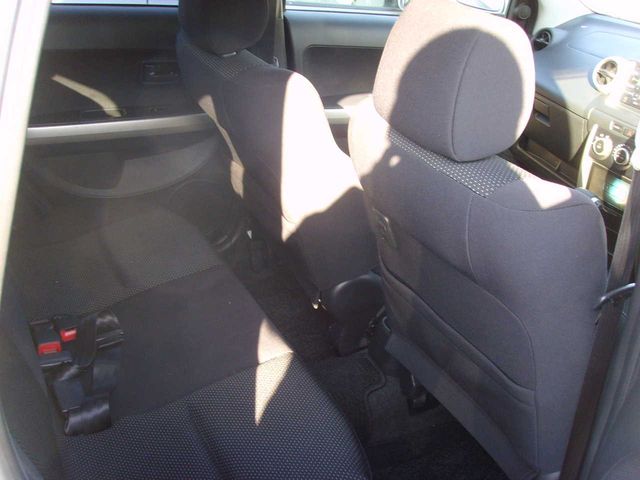2003 Toyota ist