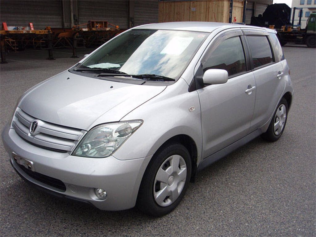 2003 Toyota ist