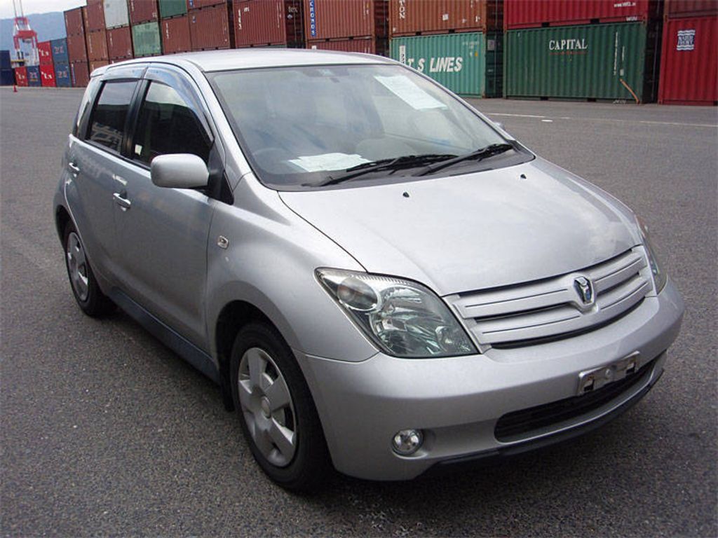 2003 Toyota ist