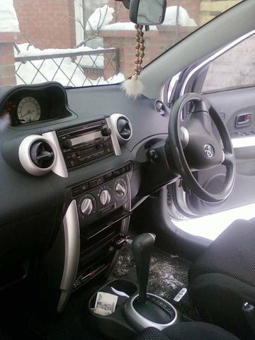 2003 Toyota ist