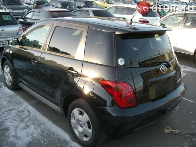 2003 Toyota ist