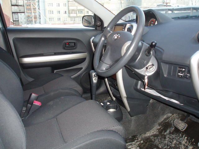2003 Toyota ist