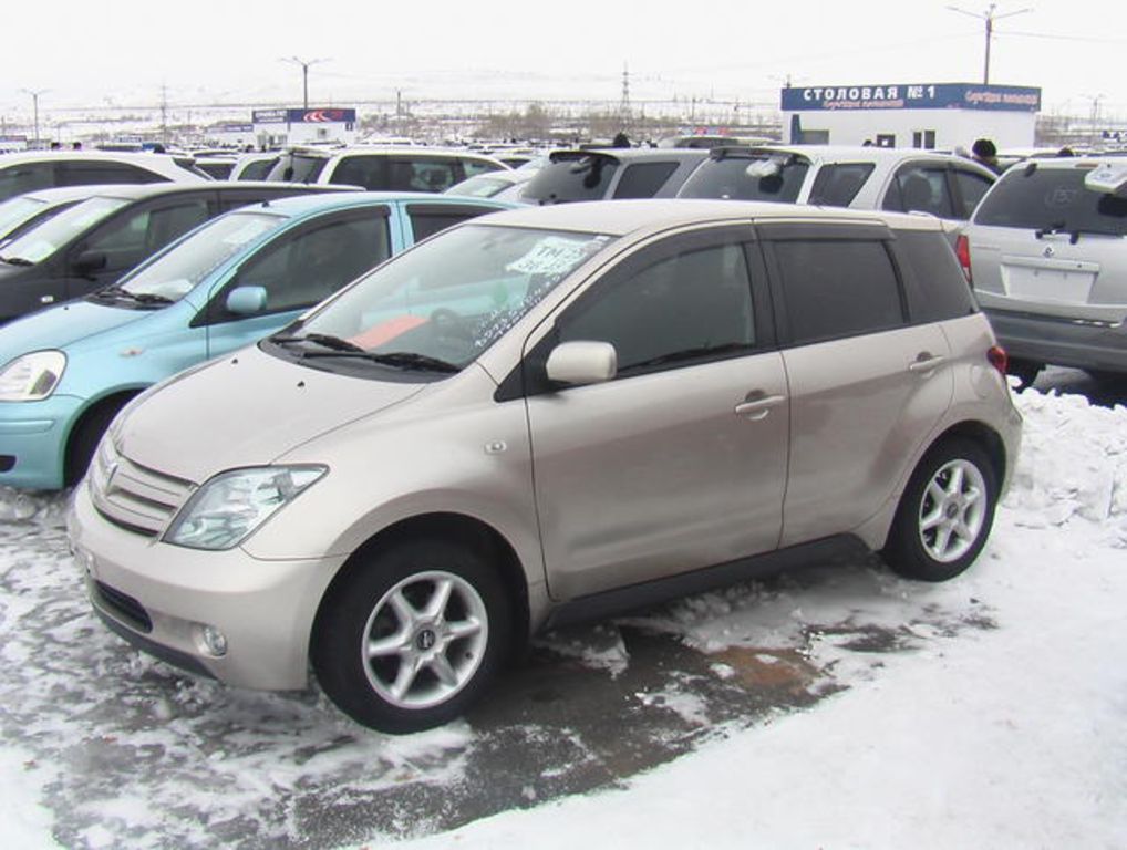2003 Toyota ist