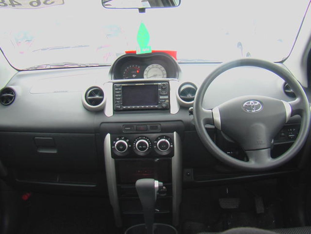 2003 Toyota ist