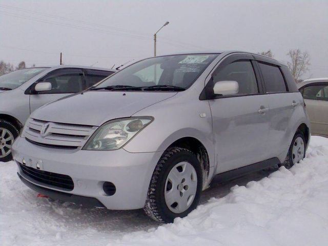 2003 Toyota ist