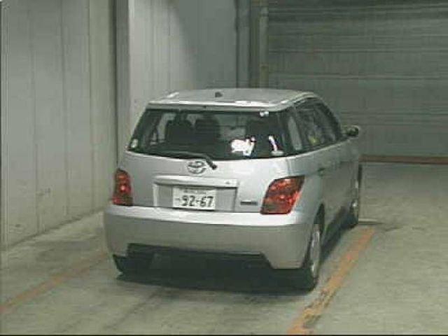2003 Toyota ist