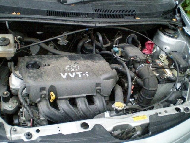 2003 Toyota ist