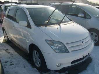 2003 Toyota ist