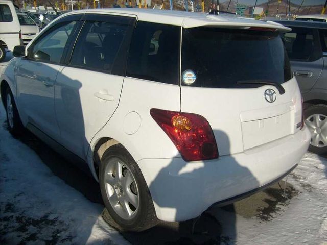 2003 Toyota ist