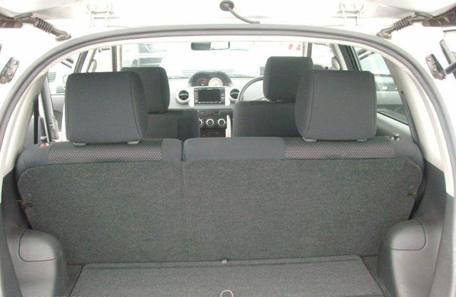 2003 Toyota ist