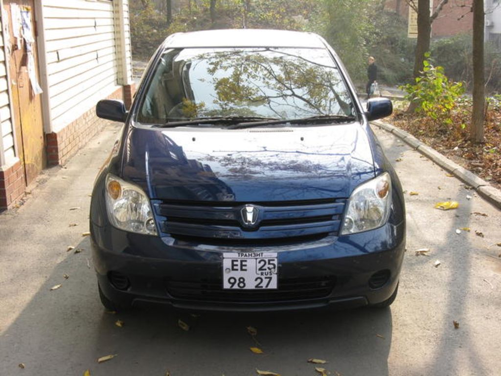 2003 Toyota ist