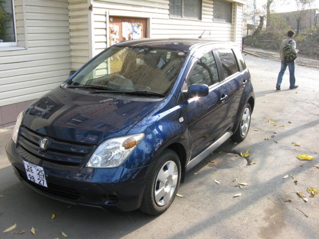2003 Toyota ist