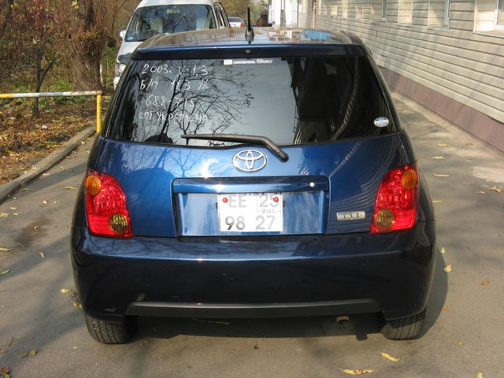 2003 Toyota ist