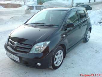 2003 Toyota ist