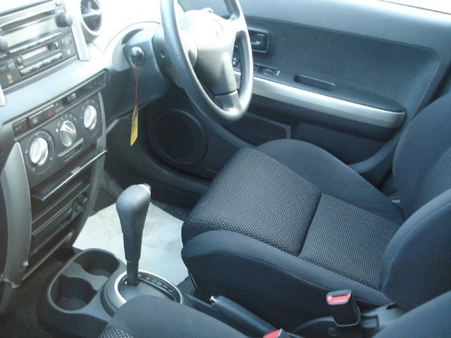 2003 Toyota ist