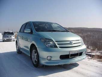 2003 Toyota ist