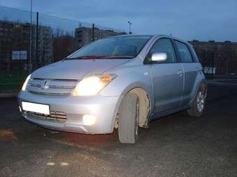 2003 Toyota ist