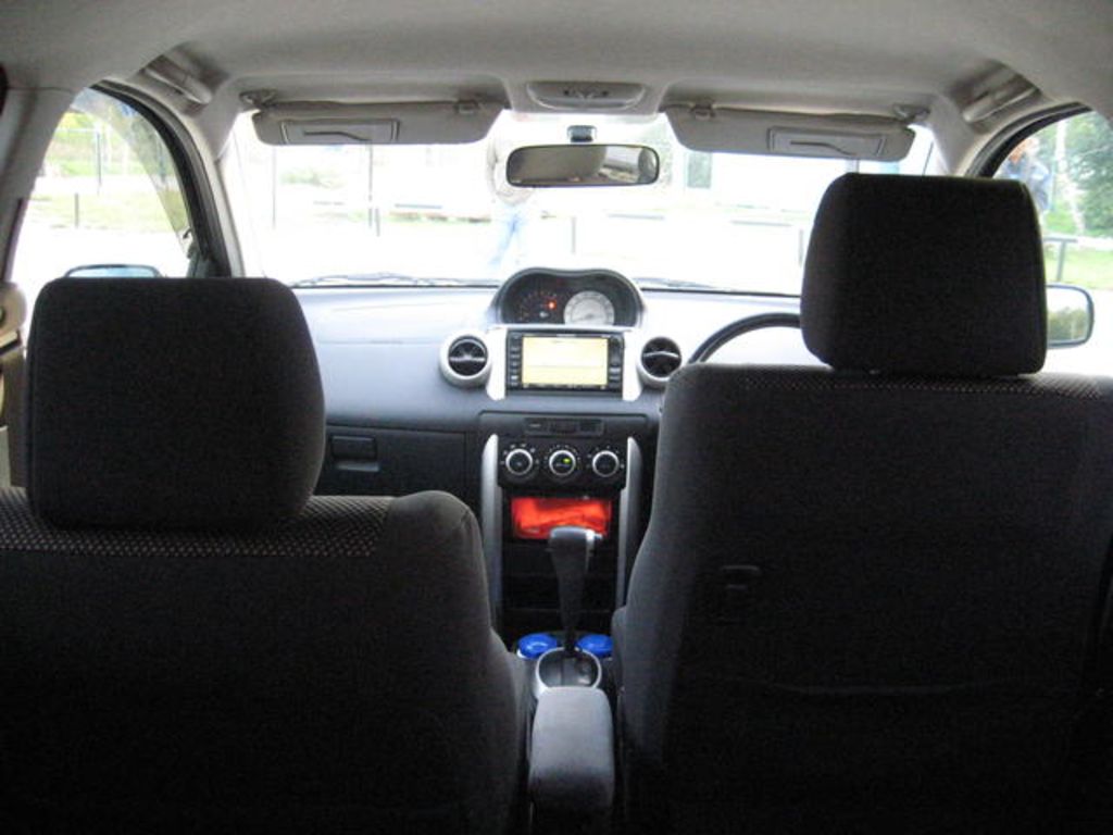 2003 Toyota ist