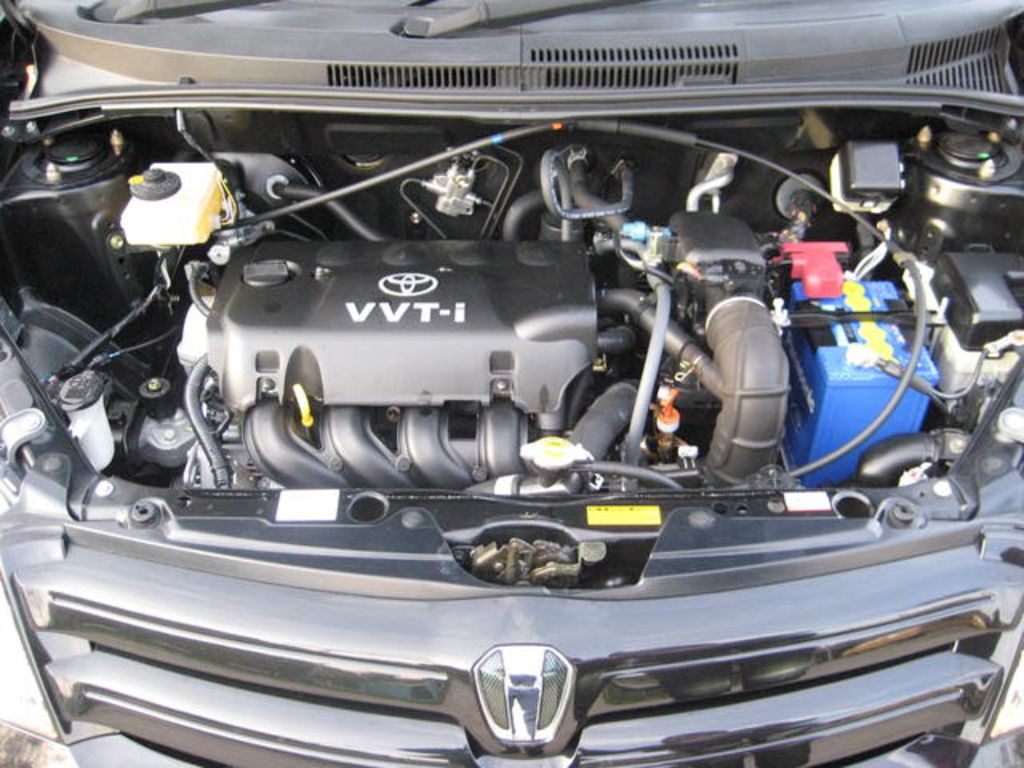 2003 Toyota ist