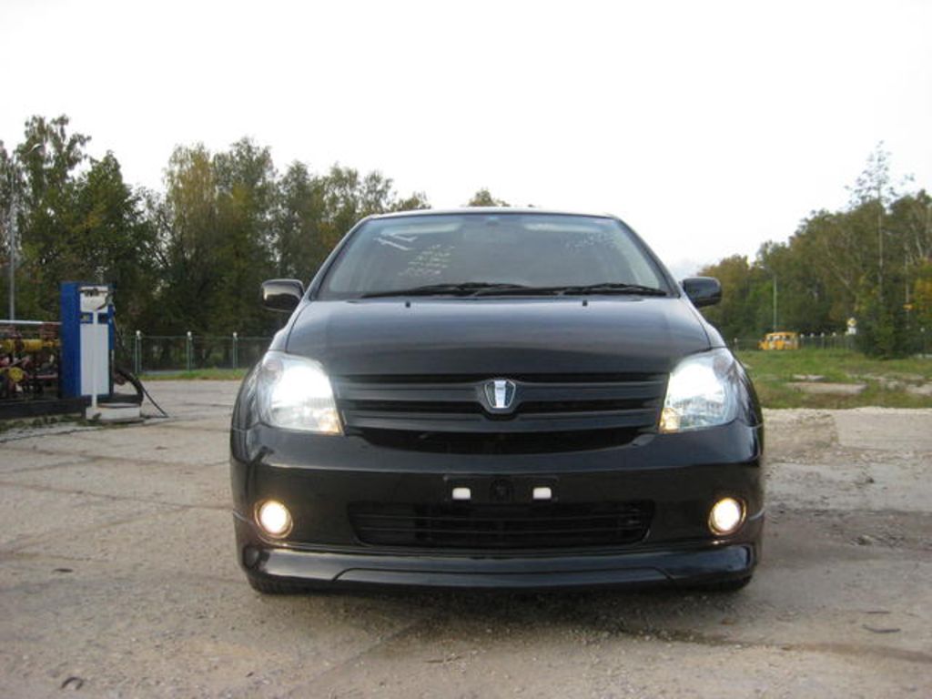 2003 Toyota ist