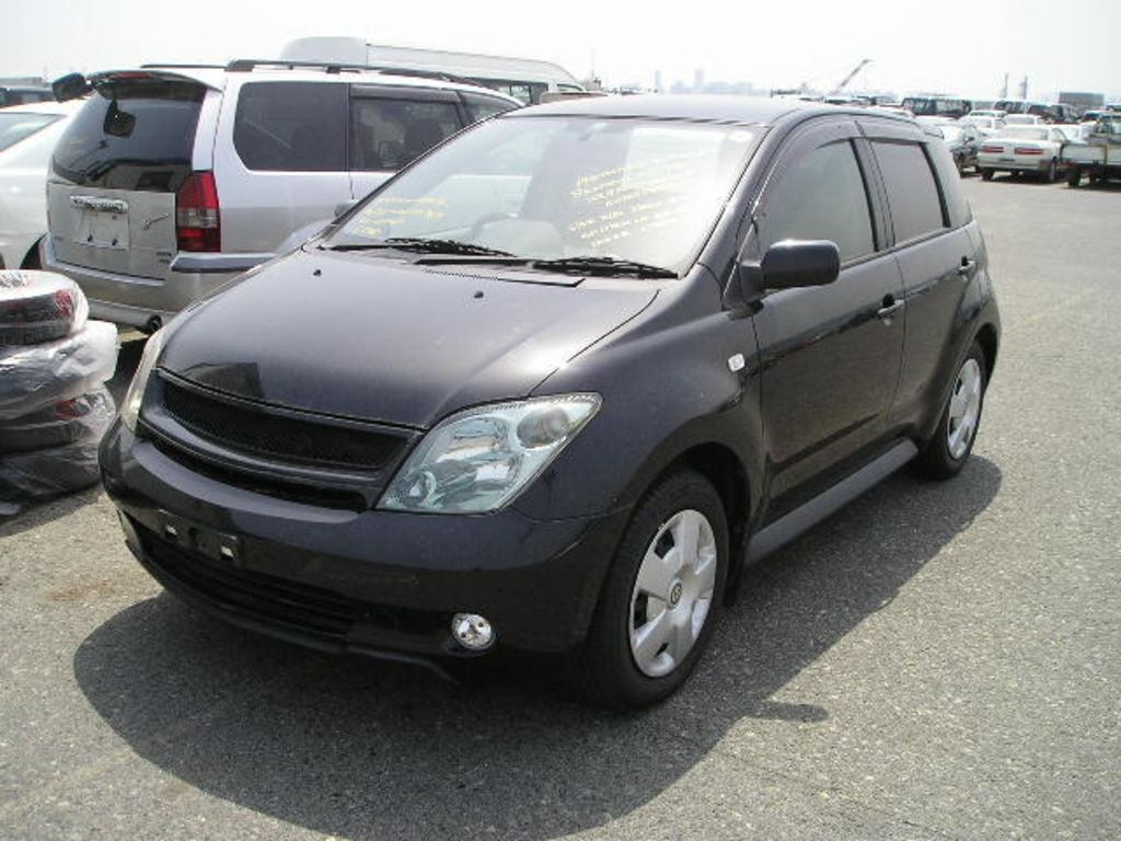 2003 Toyota ist