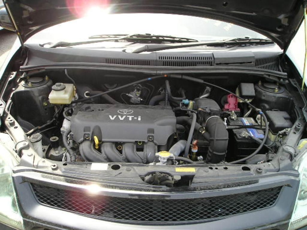 2003 Toyota ist