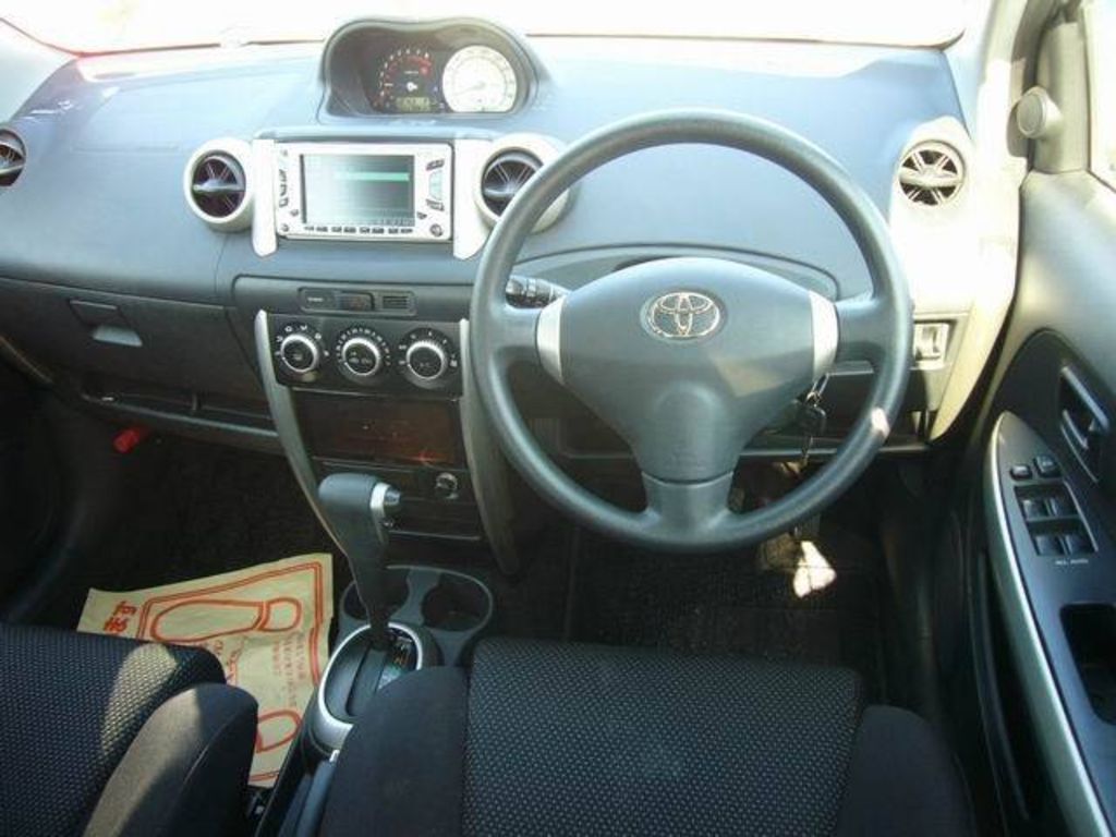 2003 Toyota ist