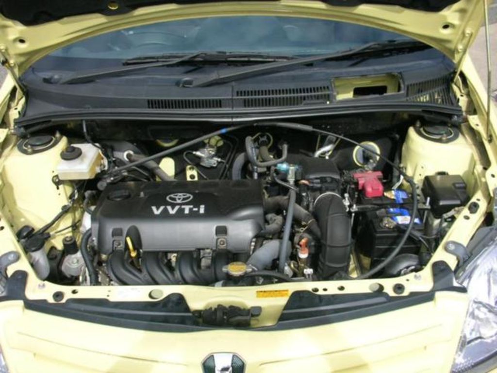 2003 Toyota ist