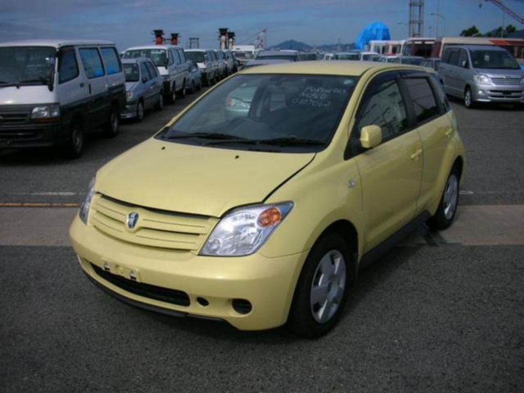 2003 Toyota ist
