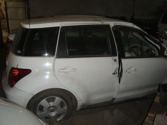 2003 Toyota ist