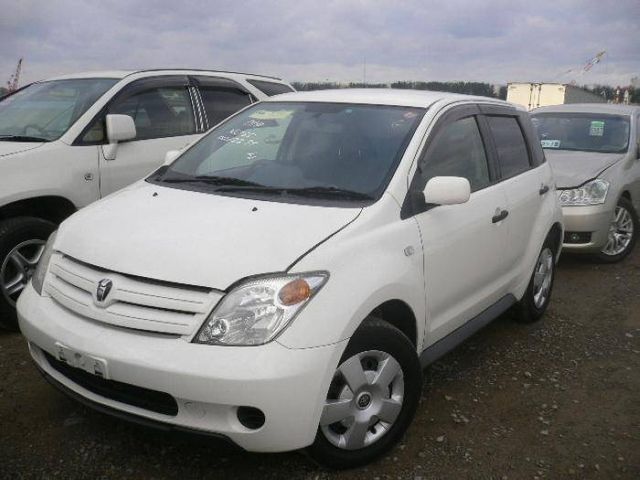 2003 Toyota ist