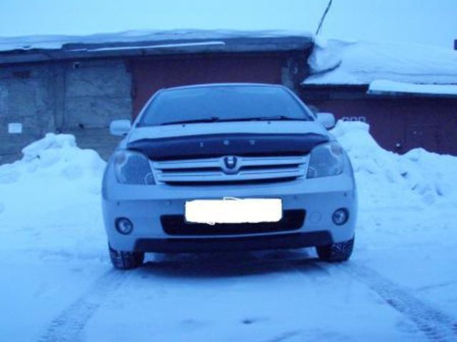 2003 Toyota ist