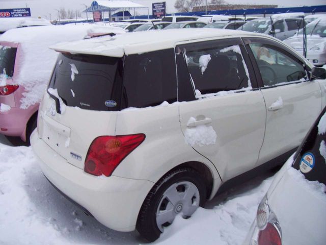 2003 Toyota ist