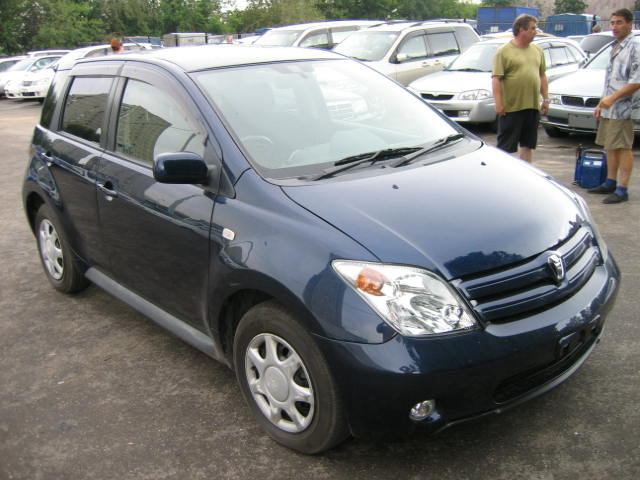 2003 Toyota ist Images