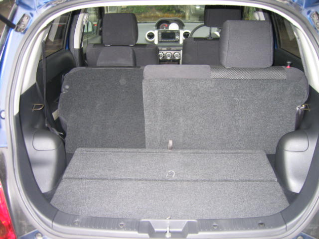 2003 Toyota ist Pictures