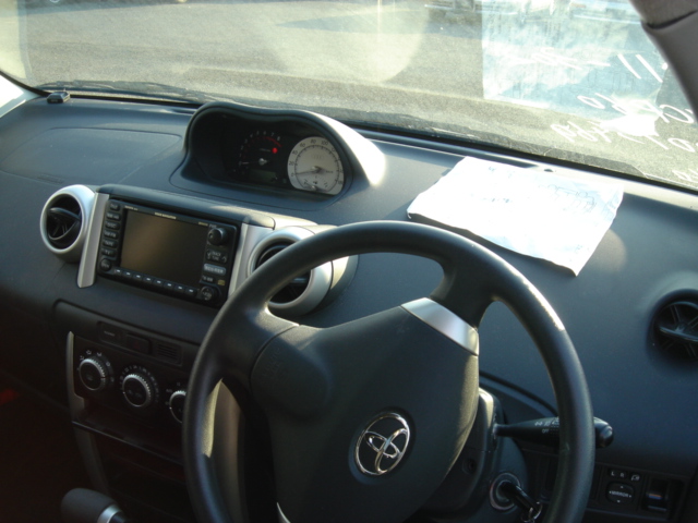 2003 Toyota ist Photos