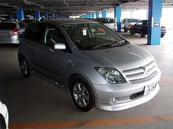 2003 Toyota ist Photos